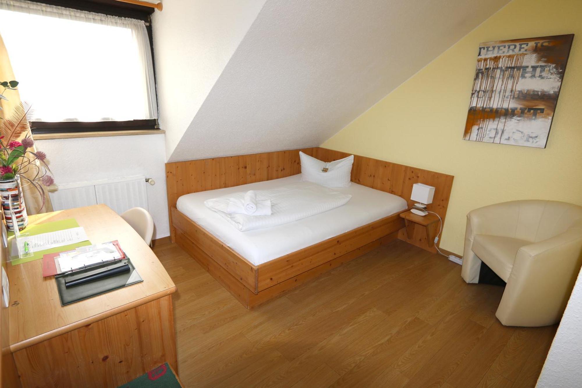 Hotel Avenue Altenfurt ニュルンベルク エクステリア 写真