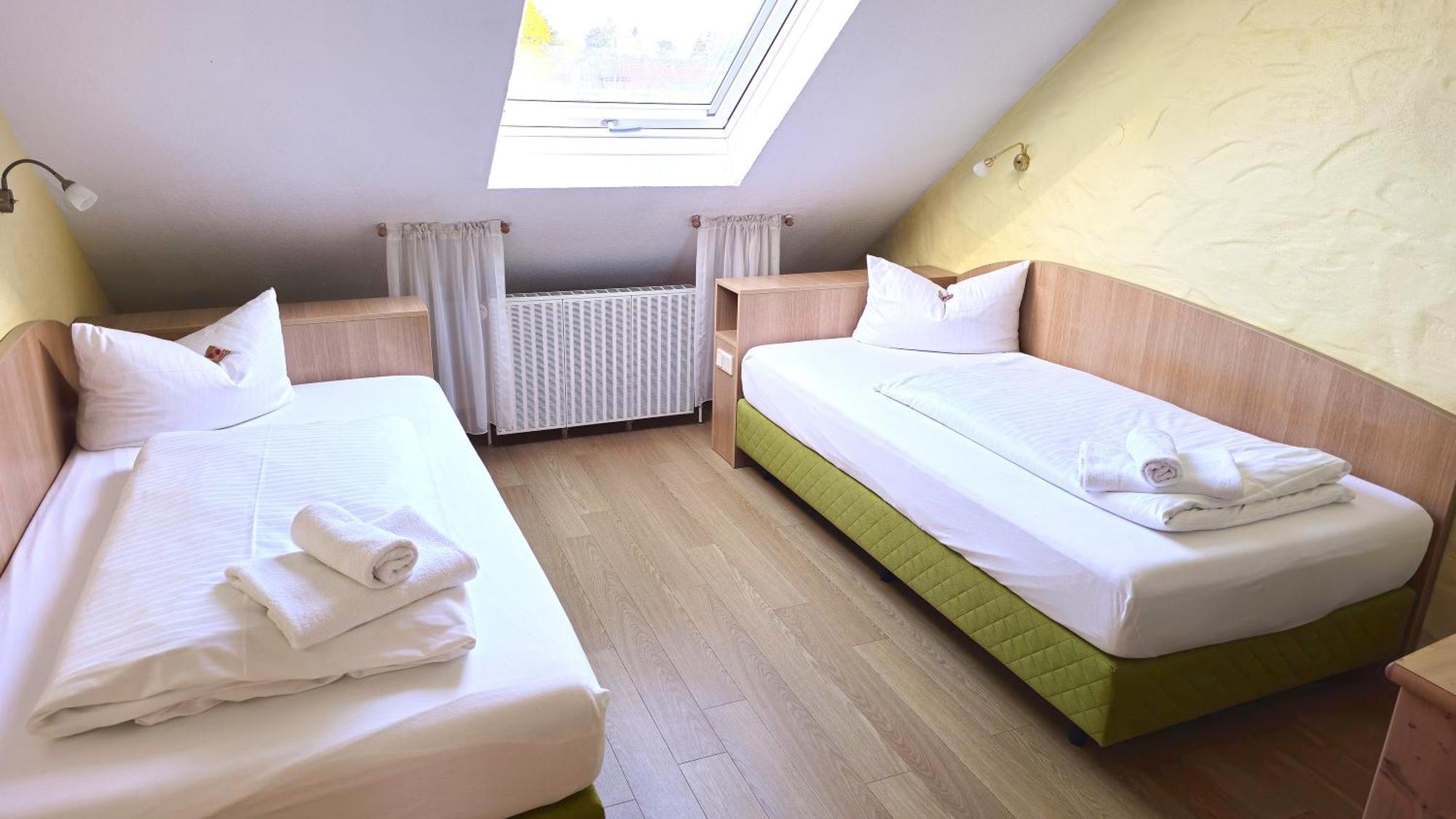 Hotel Avenue Altenfurt ニュルンベルク エクステリア 写真
