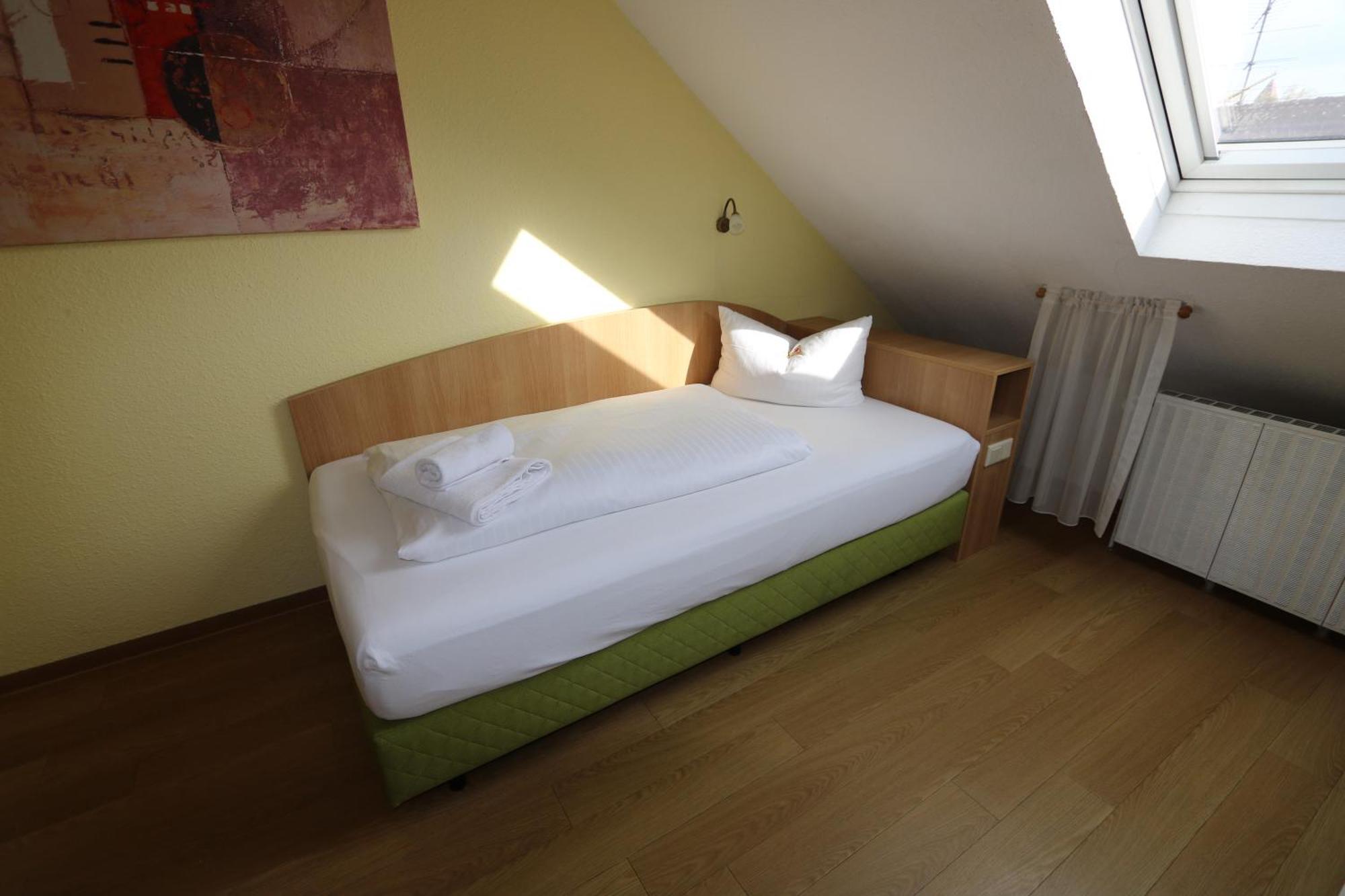 Hotel Avenue Altenfurt ニュルンベルク エクステリア 写真