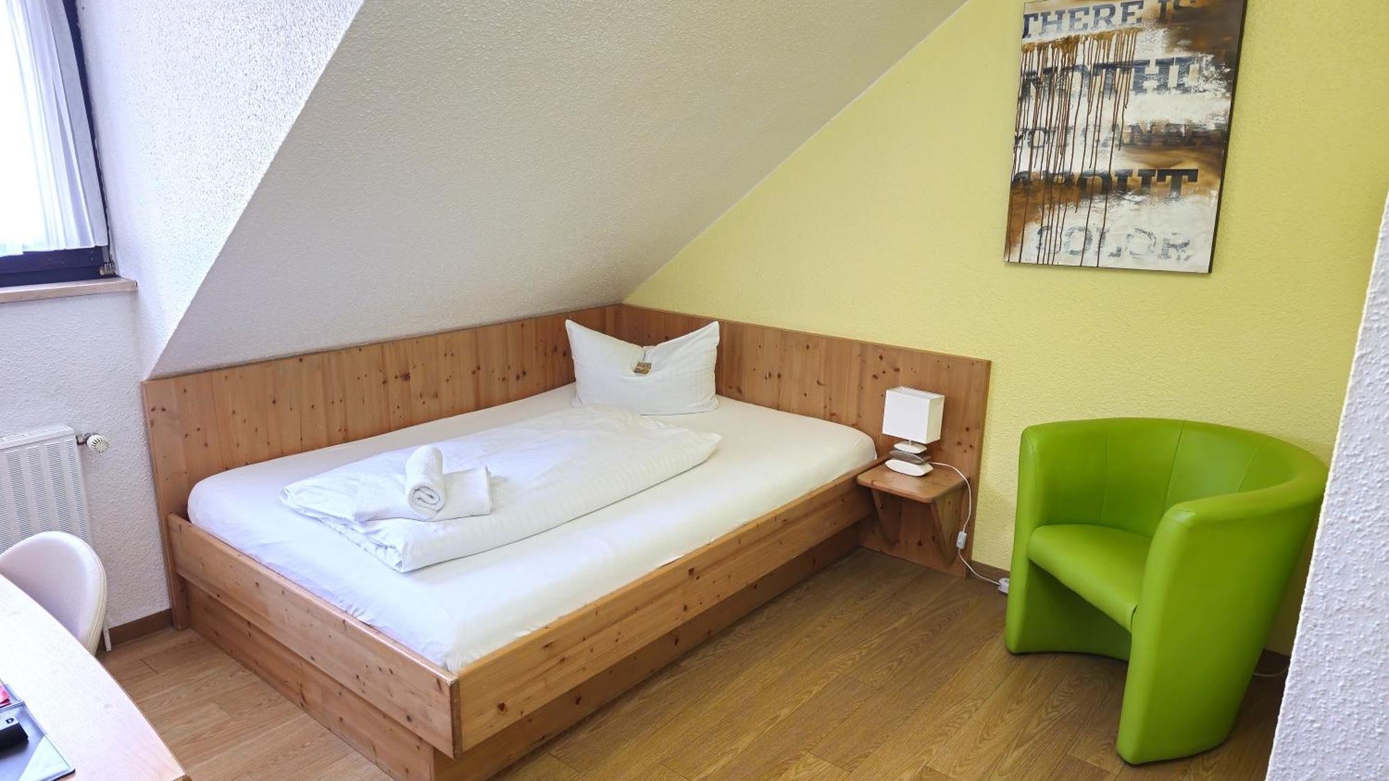 Hotel Avenue Altenfurt ニュルンベルク エクステリア 写真