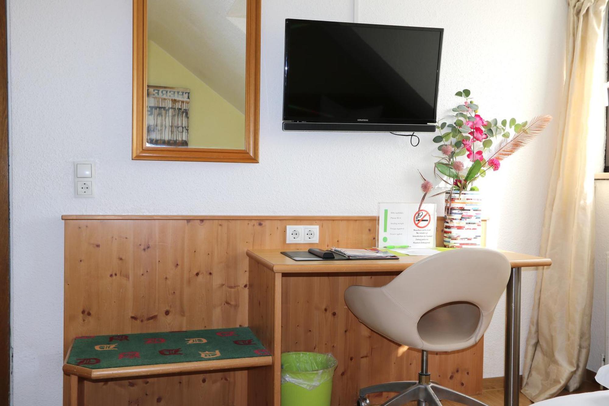 Hotel Avenue Altenfurt ニュルンベルク エクステリア 写真
