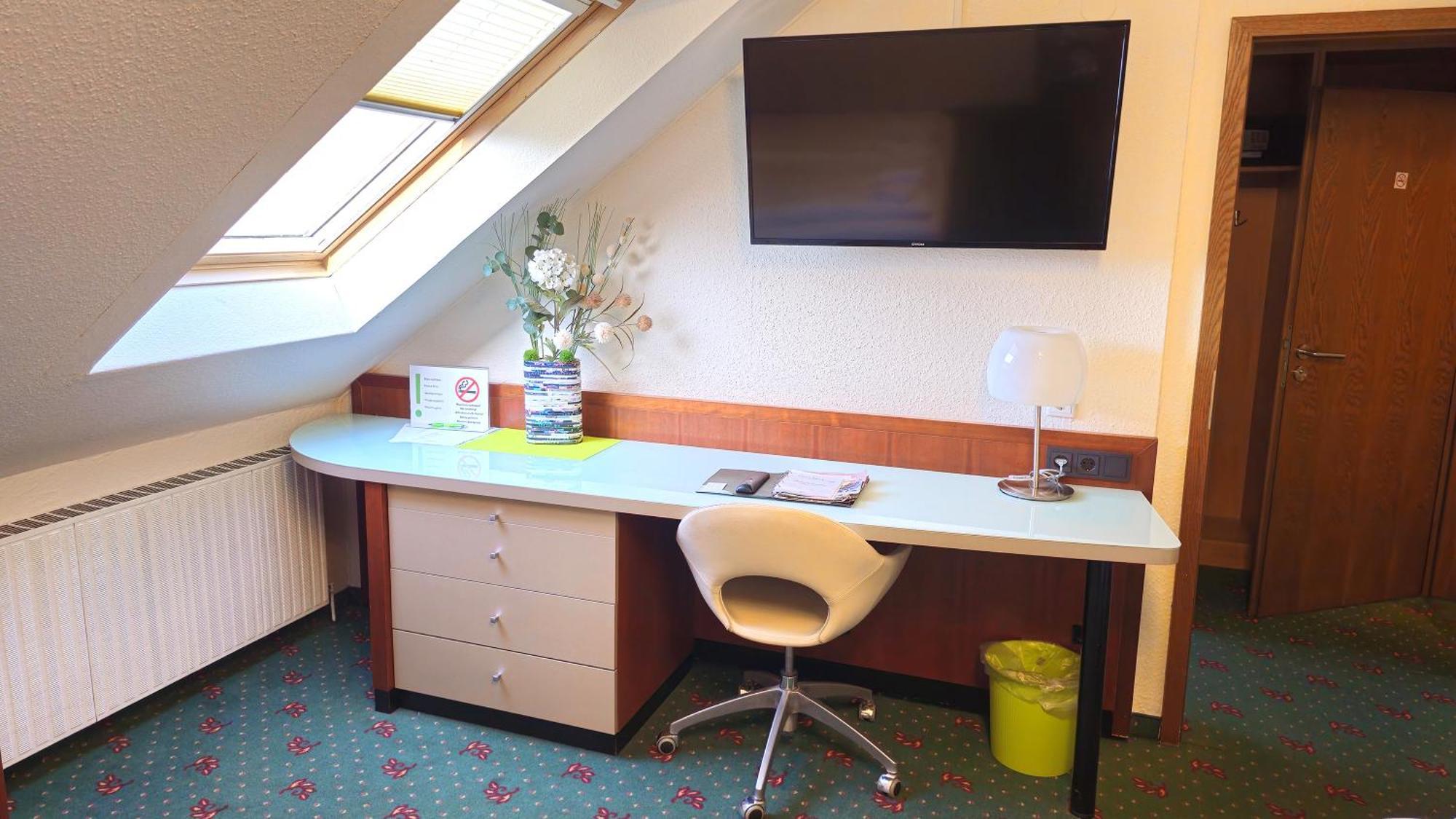 Hotel Avenue Altenfurt ニュルンベルク エクステリア 写真