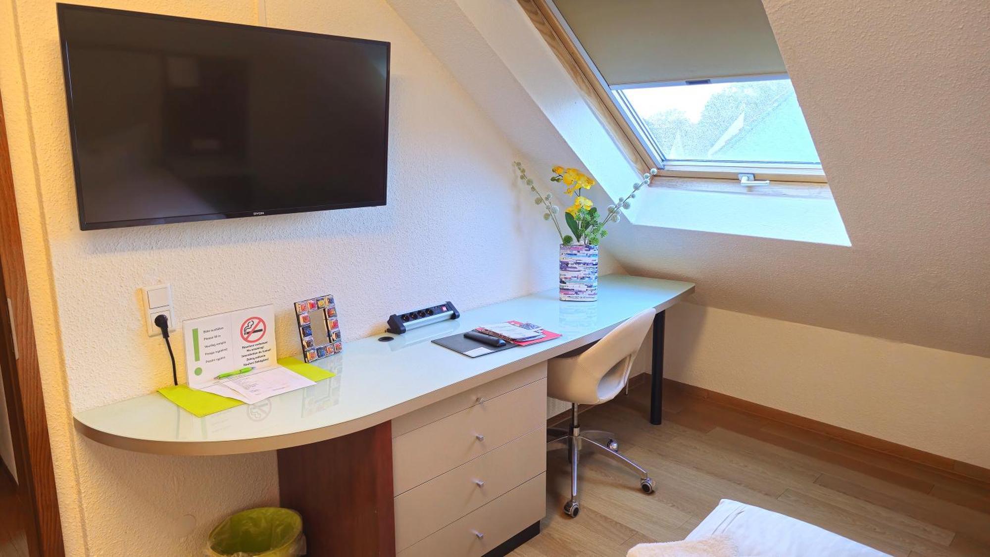 Hotel Avenue Altenfurt ニュルンベルク エクステリア 写真