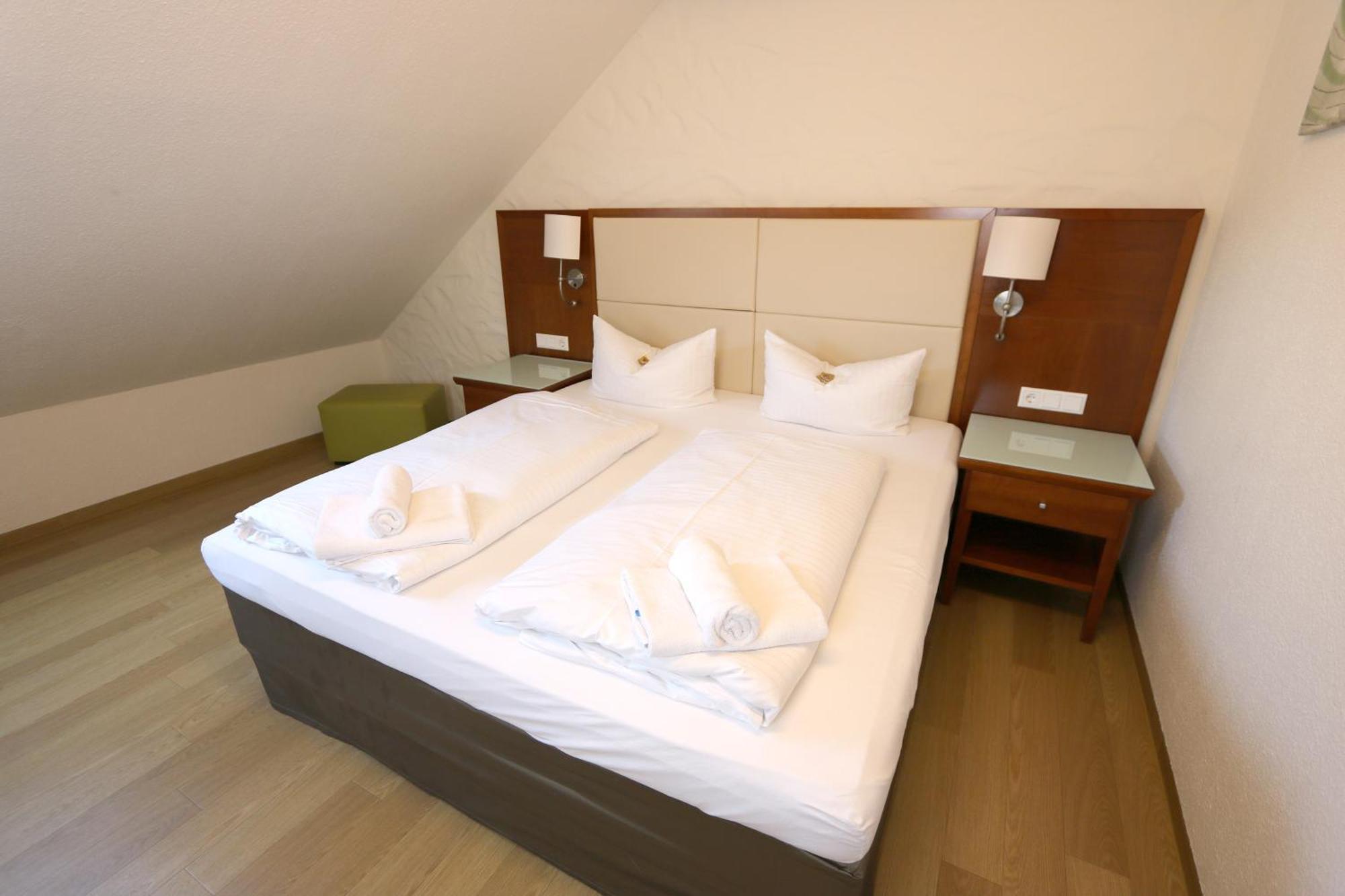 Hotel Avenue Altenfurt ニュルンベルク エクステリア 写真